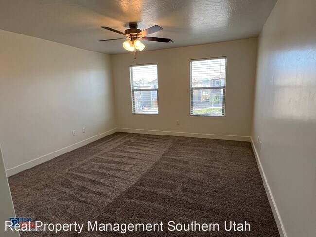 Building Photo - 4 br, 3 bath House - 3158 E Halo Lane