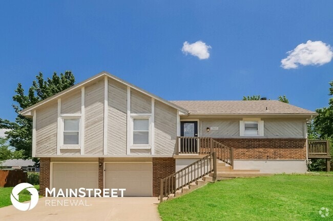 Building Photo - 3009 SW 30th Ct