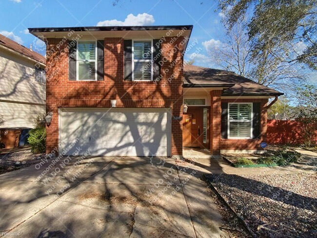 Building Photo - 3 br, 2.5 bath House - 1300 Strickland Dr