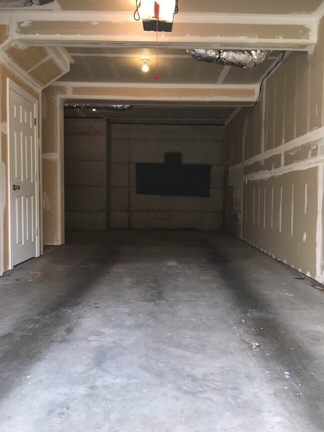 Foto del edificio - Great TownHome For Rent