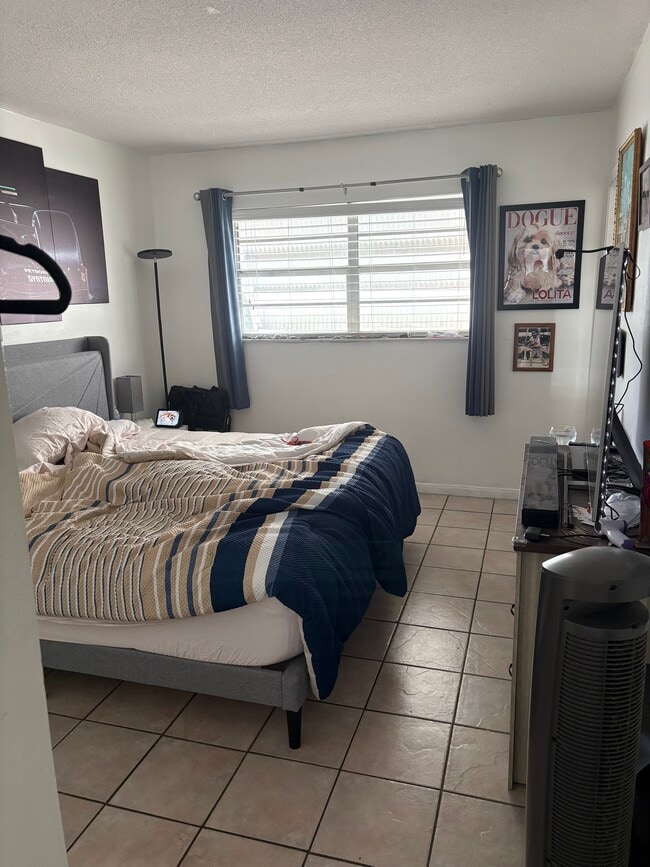 Building Photo - 2238 Monroe St