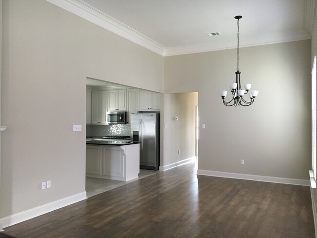 Foto del edificio - 3 br in Lexington! Lots of upgrades!