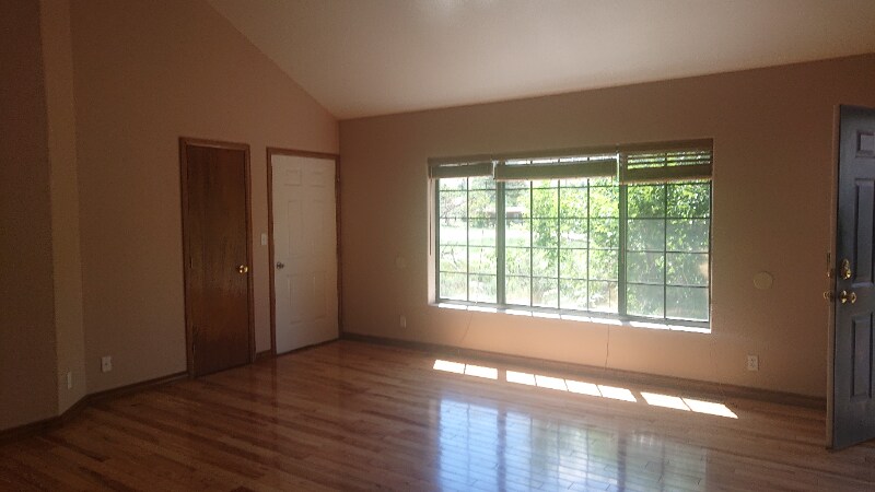 Foto principal - 1145 8th St