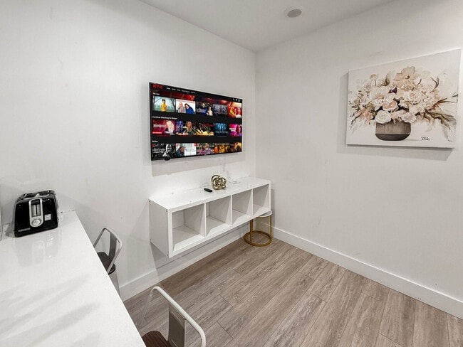 Foto del edificio - 2400 E Huntingdon St