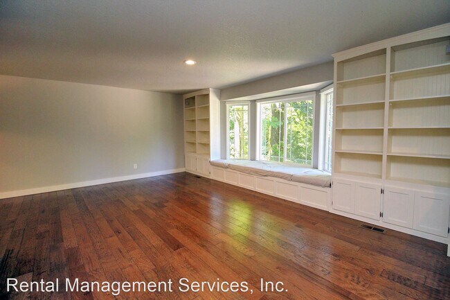 Building Photo - 4 br, 2.5 bath House - 3927 SW Arnold St