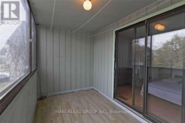Building Photo - 73 Buckhurst Crescent