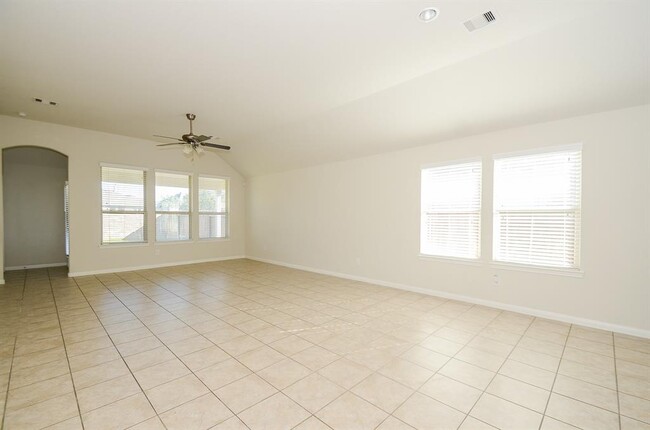 Foto del edificio - 26006 Haggard Nest Dr