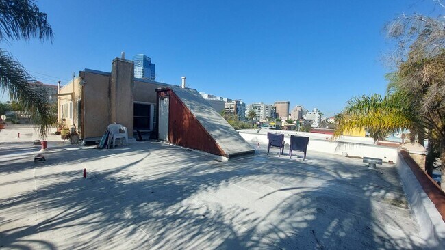 Foto del edificio - 926 E Appleton St