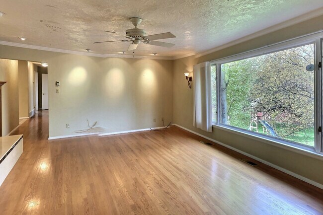 Building Photo - 1726 Lockey Ave