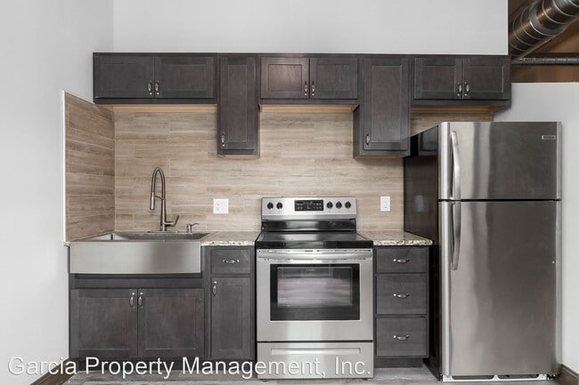 Building Photo - 8000 Ivory Ave