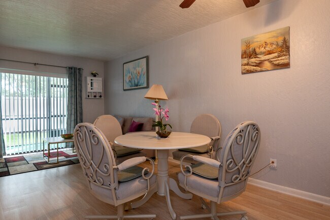 Foto del edificio - 1604 University Ln