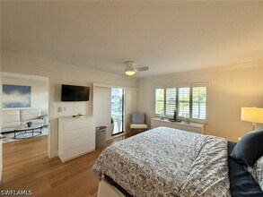 Building Photo - 12945 Vanderbilt Dr