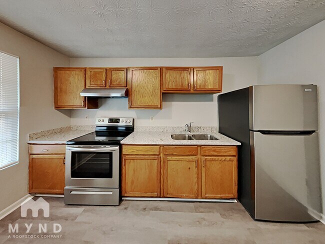 Foto del edificio - 6120 Forrest Ave