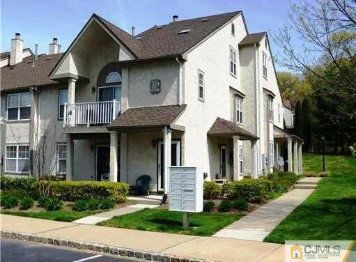 Building Photo - 1203 Commons at Kingswood Dr