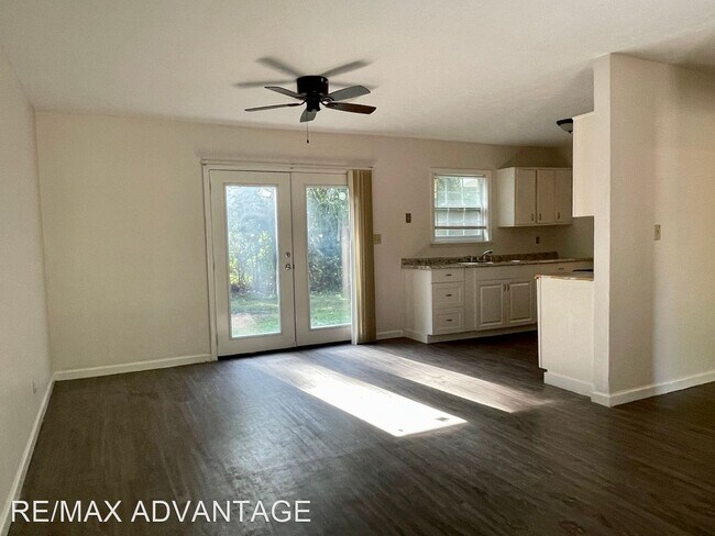 Building Photo - 4 br, 1.5 bath House - 8832 E Bourne Dr