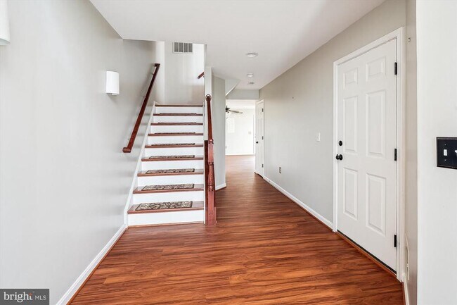 Building Photo - 217 Chesterbrook Ct