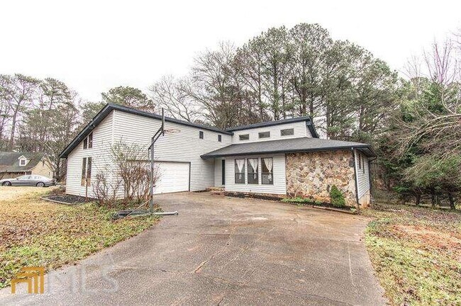 Building Photo - 2495 Hammock Ct