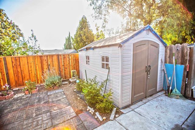 Building Photo - 1123 Garber Pl