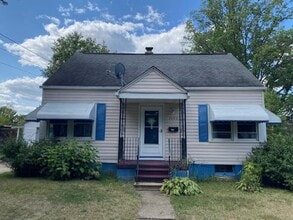 Building Photo - 1090 Hartford Ave