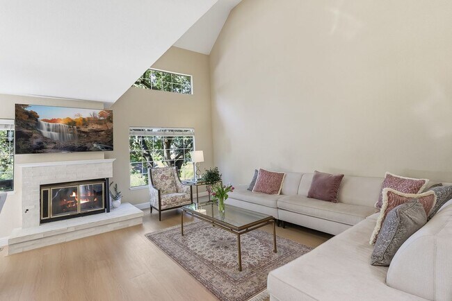 Foto del edificio - 121 Haslemere Ct