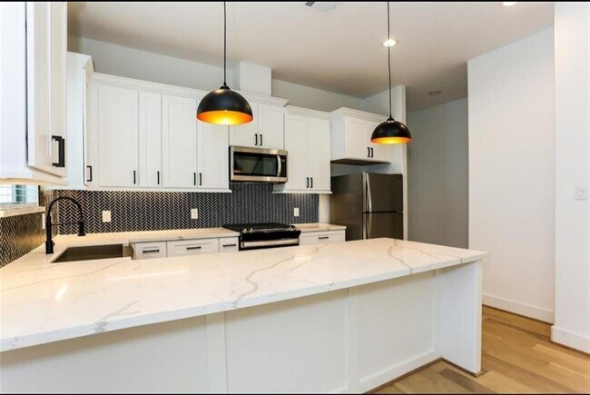 Building Photo - 3048 Truxillo St