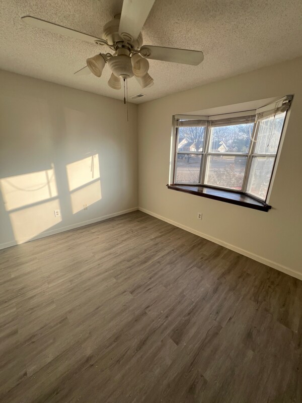 Foto del edificio - 5946 Crossfield Dr