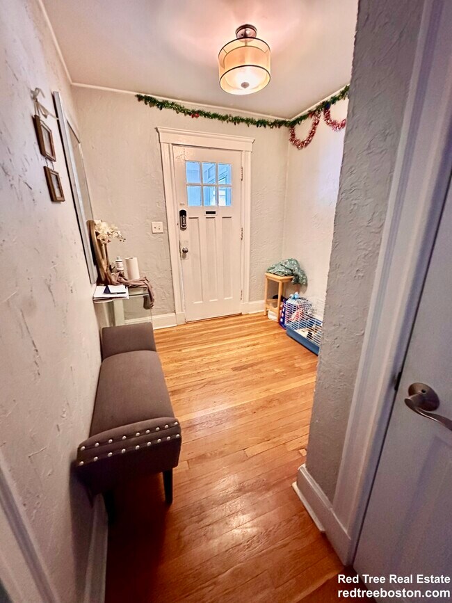 Building Photo - 62 Litchfield St