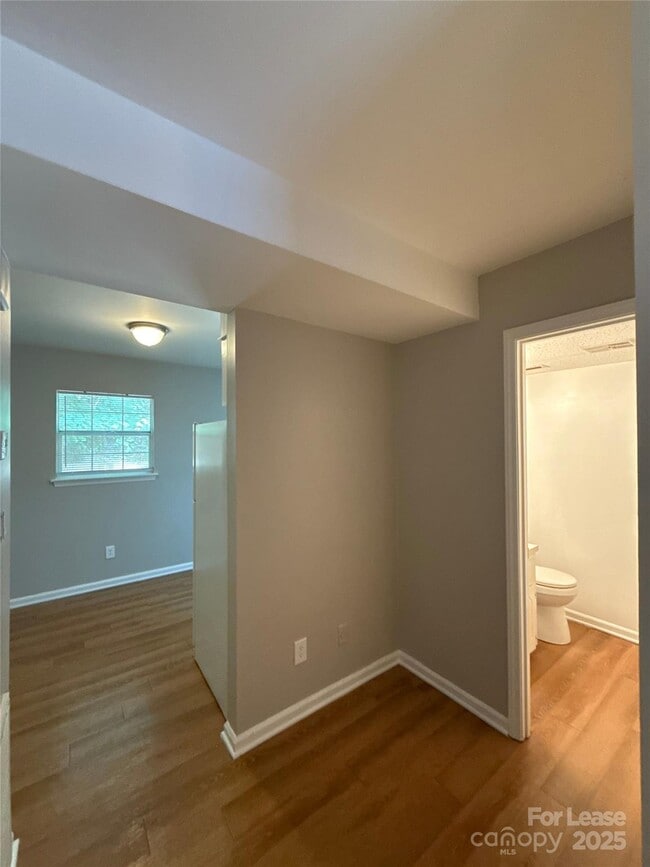 Building Photo - 409 Hawley Ave