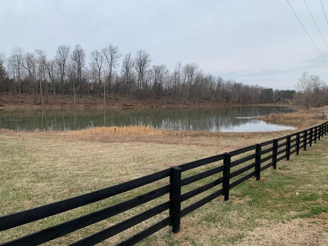 Foto del edificio - Waterford Place Apartments