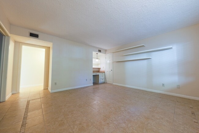 Building Photo - 1324 Cortlandt St