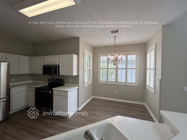 Foto del edificio - 3348 Stonebridge Trail