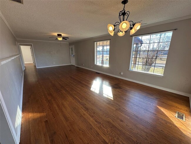 Building Photo - 4700 N Mayfair Dr