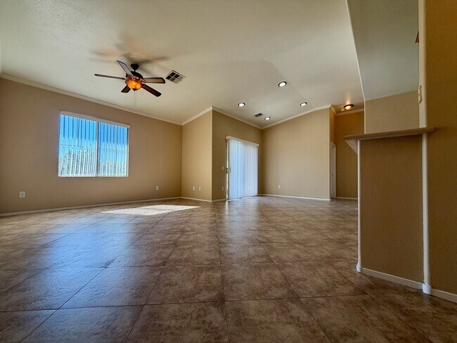 Foto del edificio - TWO BEDROOM CONDO WITH DETACHED GARAGE LOCATED IN SUMMERLIN