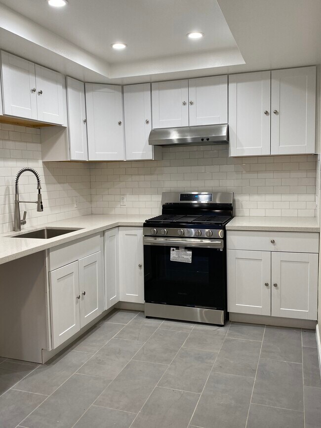 9601 Van Nuys Blvd, Panorama City, CA 91402 Townhome Rentals in