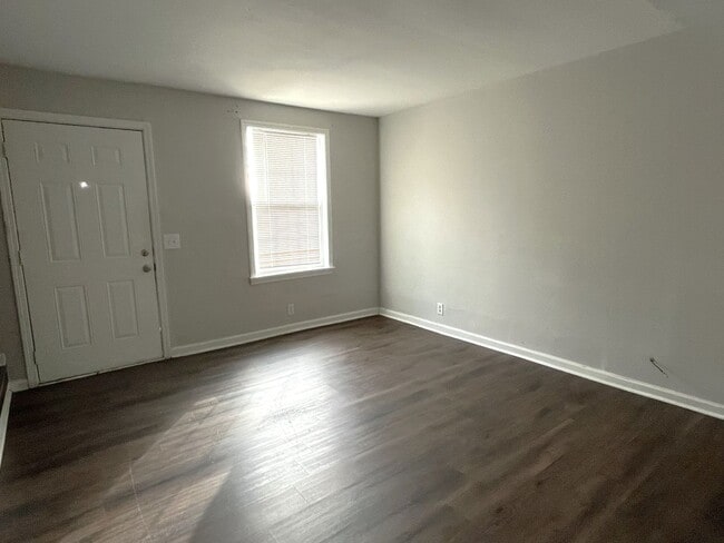 Foto del edificio - 2 Bedroom Home Minutes from Downtown!