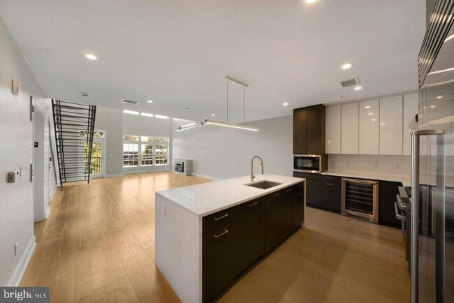 Building Photo - 1701 16th St N