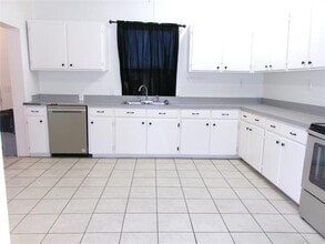 Building Photo - 1414 Mt Lebanon Rd