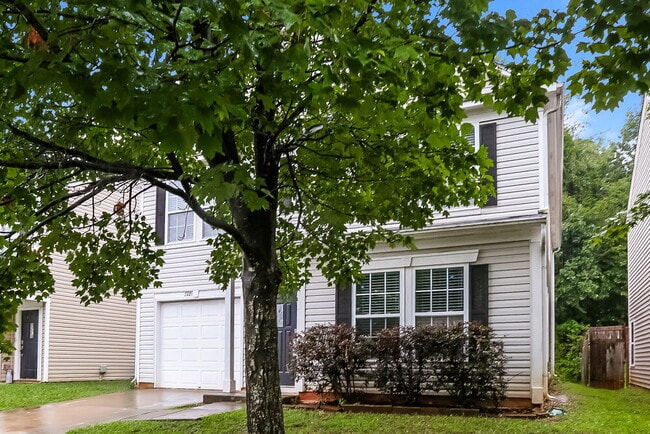 Building Photo - 7221 Fox Point Dr