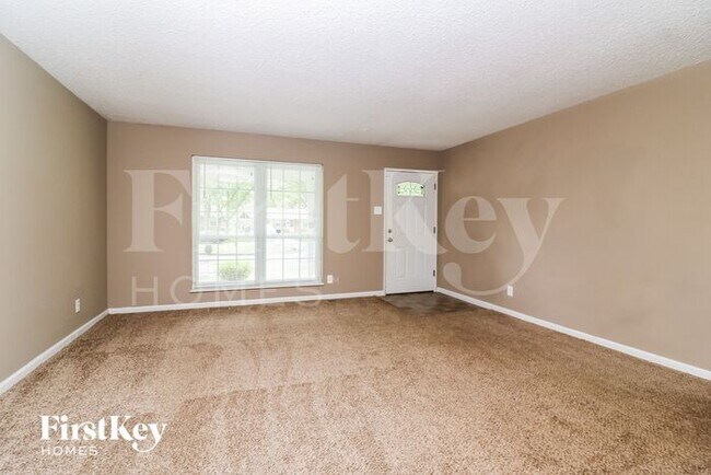 Building Photo - 1960 Courtyard Pl