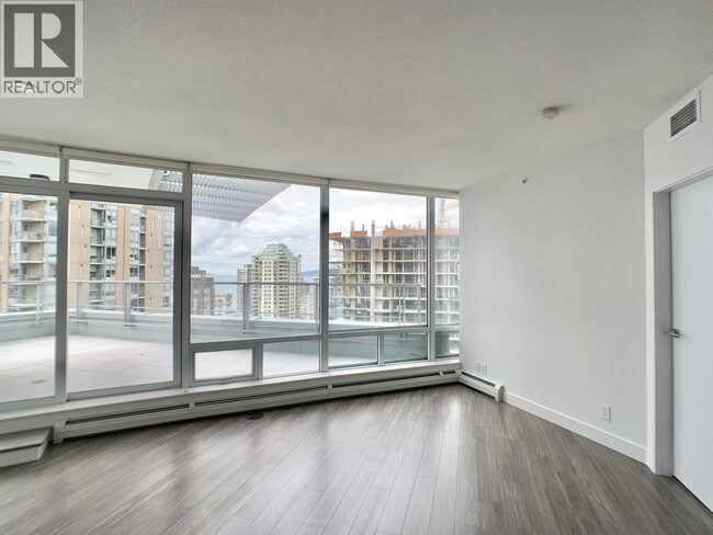 Building Photo - 1283 Howe St