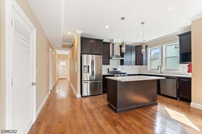 Building Photo - 57 Elm St