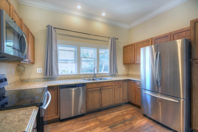 Building Photo - 1189 Panorama Dr