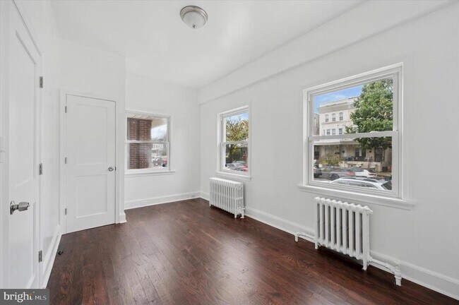 Foto del edificio - 4928 Walnut St