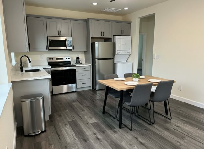 Building Photo - 2236 Motta St