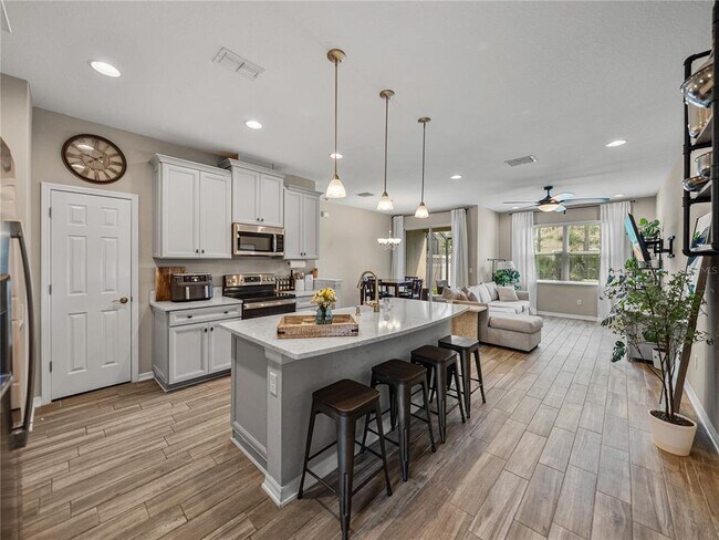 Building Photo - 29934 Southwell Ln