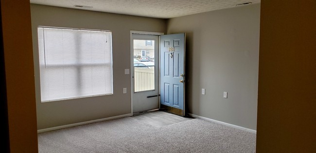 garden living area - Rocky Creek Apartments