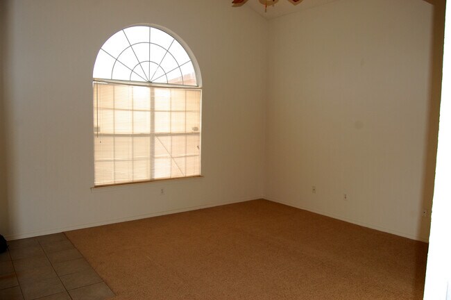 Foto del edificio - 456 Von Bargen Dr