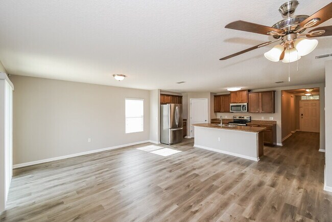 Foto del edificio - 95339 Mistwood Ct