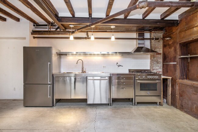 Foto del edificio - 222 E 17th St