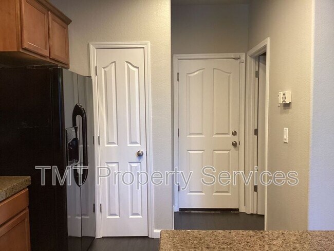 Foto del edificio - 530 Candela Cir